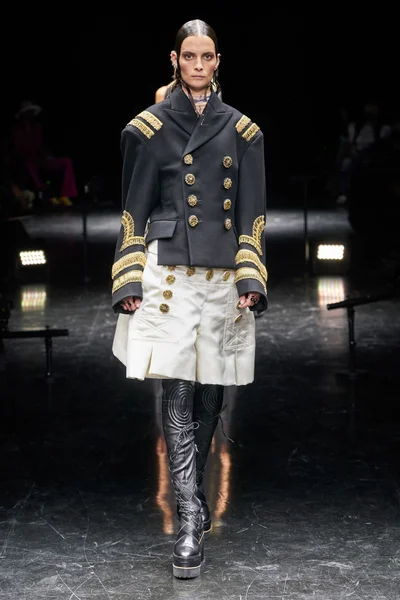 Look 22